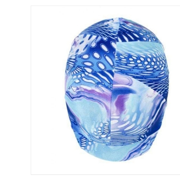 Ovation Zocks Helmet Cover. New without tags - Picture 1 of 3